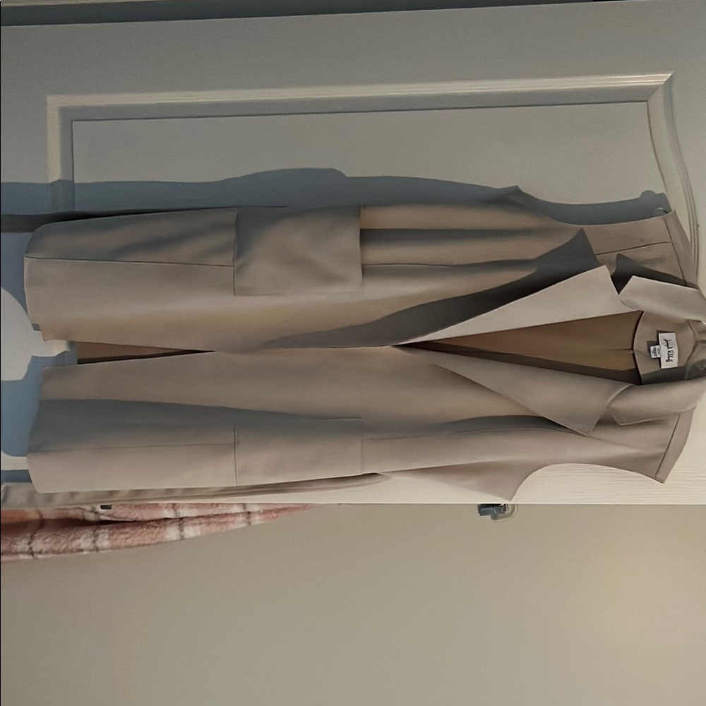 Women's Beige Sleeveless Coat